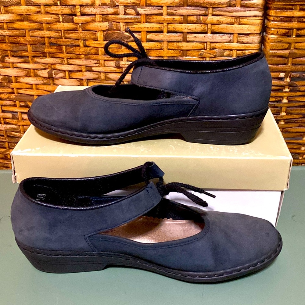 GUC Rieker Blue suede tie flat shoes 5 1/2